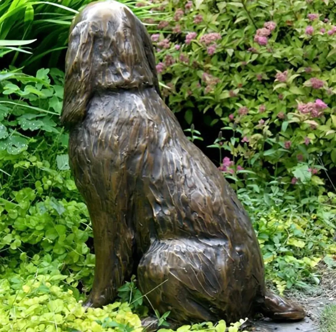 Beautiful Dog Sculpture Garden Decoration